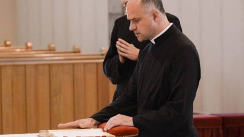 Fraternidad de San P�o X: una profesi�n de fe �ntegra e incoherente
