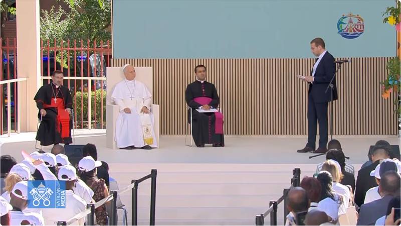El Papa llama a mirar a los pobres �a los ojos� y a no posponer la caridad