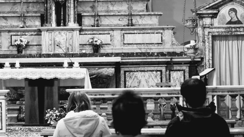 El Sant�simo y los gritos de felicidad de un peque�o ni�o