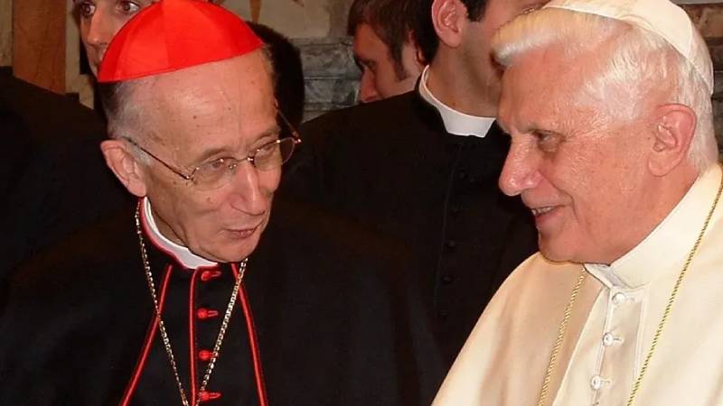 Ruini dej� constancia escrita de su gratitud a Juan Pablo II y Benedicto XVI y de su desasosiego ante ciertos orientamientos de Francisco