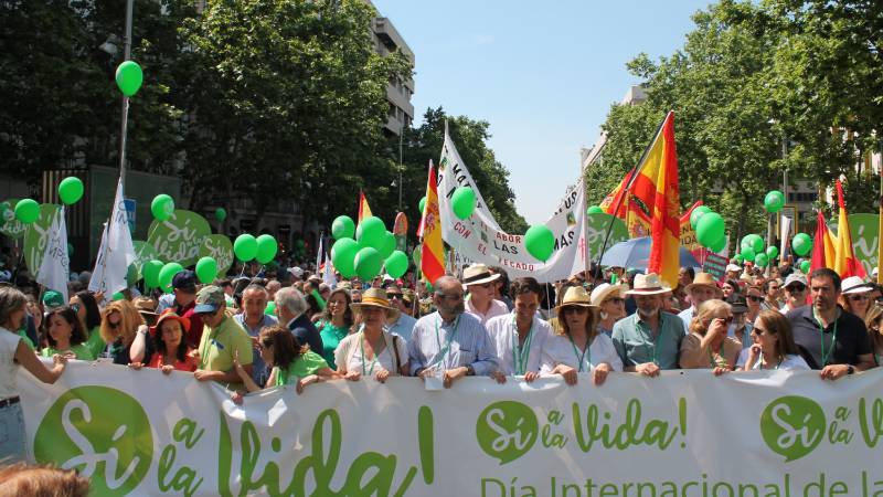 Miles de personas marchan en Madrid en defensa de la vida pese a las trabas y el calor