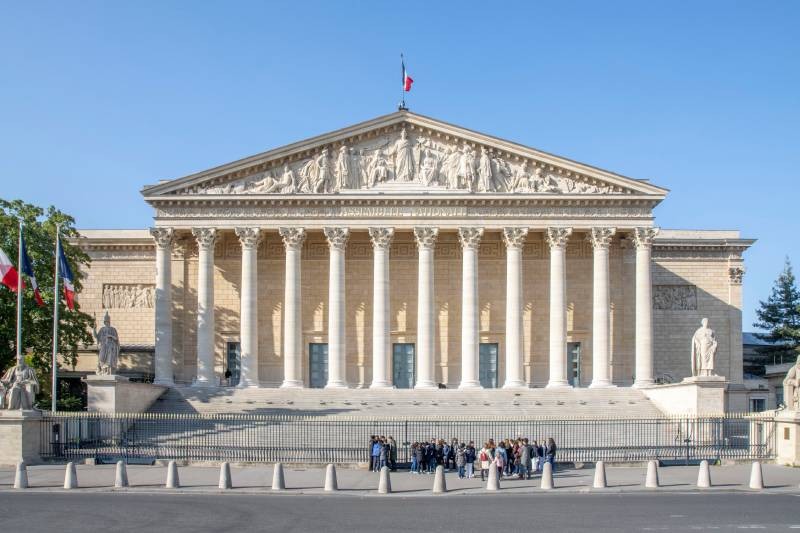 La Asamblea francesa legaliza la eutanasia; los obispos denuncian una �ruptura grave�