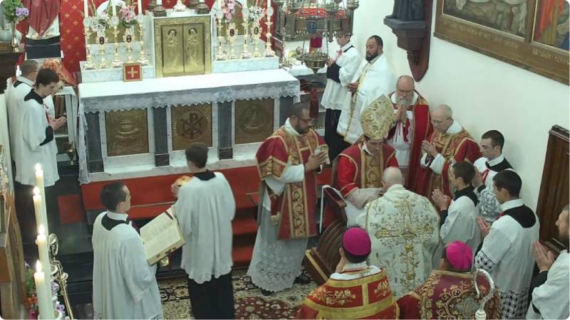 Los redentoristas transalpinos consagran obispo a su superior en Escocia sin mandato pontificio