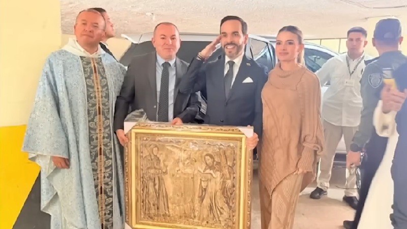 El presidente electo de Colombia consagra el pa�s a la Virgen de Chiquinquir�
