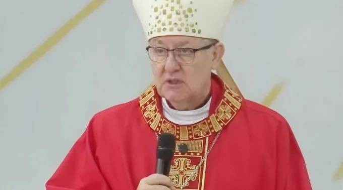 Un obispo brasile�o pide a los j�venes que se casen ante el altar y no en playas o clubes