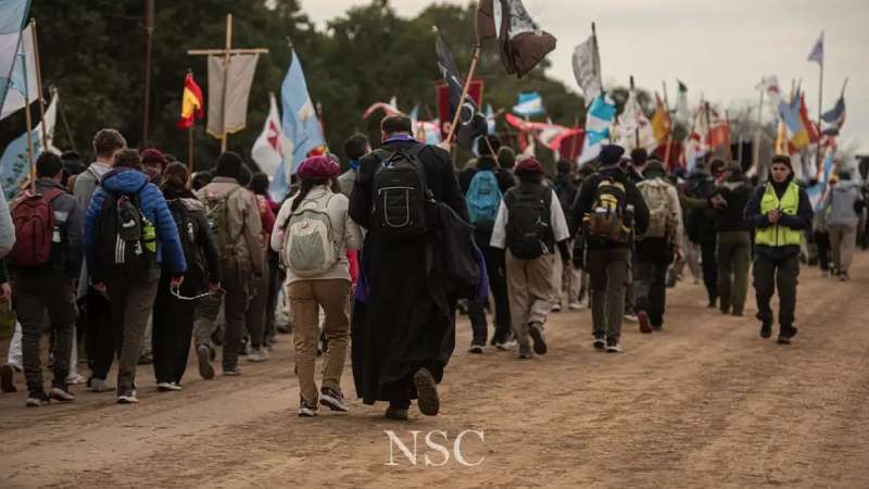 M�s de 2.300 peregrinos recorren cien kil�metros de Rawson a Luj�n en la XVII Peregrinaci�n de Nuestra Se�ora de la Cristiandad