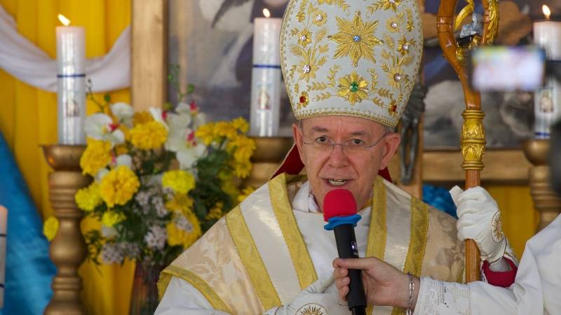 Mons. Schneider habla tras las consagraciones de �c�ne y cuestiona que la desobediencia al Papa equivalga autom�ticamente a cisma