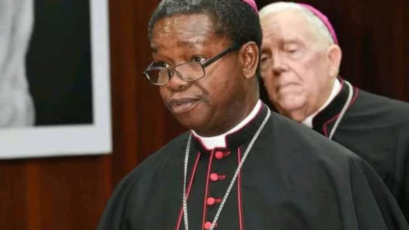 Un arzobispo nigeriano denuncia que se etiquete de �conservadores� a quienes son fieles a lo recibido de los misioneros
