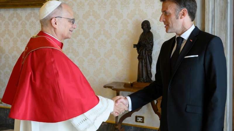 El Vaticano frena el intento del El�seo de convertir la visita del Papa en una visita presidencial