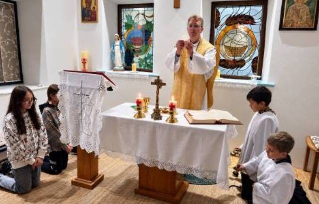 De las deportaciones de Stalin a nueve sacerdotes: la peque�a Iglesia de Kirguist�n recibe a su obispo