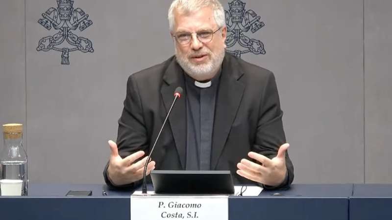 El Vaticano presenta el encuentro de Le�n XIV con los presidentes de los episcopados del mundo por los diez a�os de �Amoris laetitia�