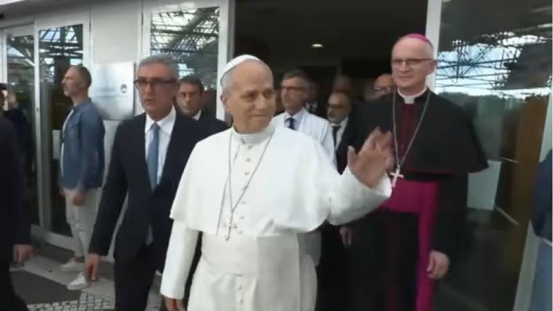 El Papa recibe el alta y ya est� en el Vaticano