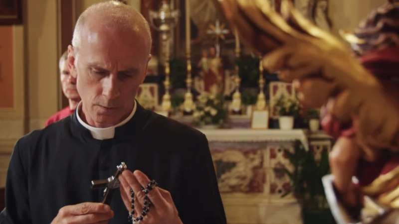 Desacuerdo entre exorcistas, el documental �Libera nos� enfrenta a franceses e italianos sobre c�mo mostrar el ministerio
